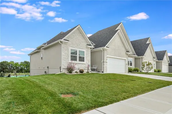 814 NE Algonquin ST #A, Lee's Summit, MO 64064