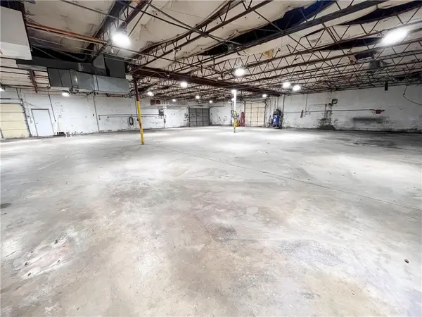 3550 SW Westbound US 40 HWY, Blue Springs, MO 64015