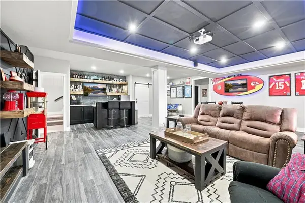 1122 SW Cheshire DR, Lee's Summit, MO 64083