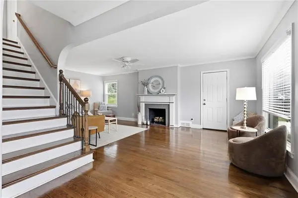 8004 Holmes RD, Kansas City, MO 64131