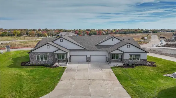 155 S Diane DR, Olathe, KS 66061