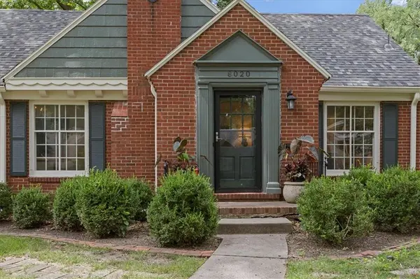 8020 Manor RD, Leawood, KS 66206