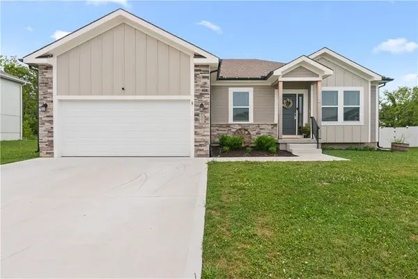 1401 SW 10th TER,  Oak Grove,  MO 64075