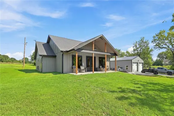 1999 Goose DR, Odessa, MO 64076
