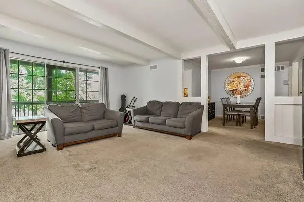 5716 Metcalf CT, Overland Park, KS 66202