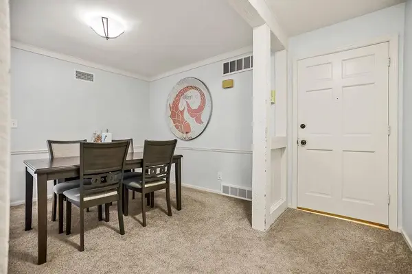 5716 Metcalf CT, Overland Park, KS 66202