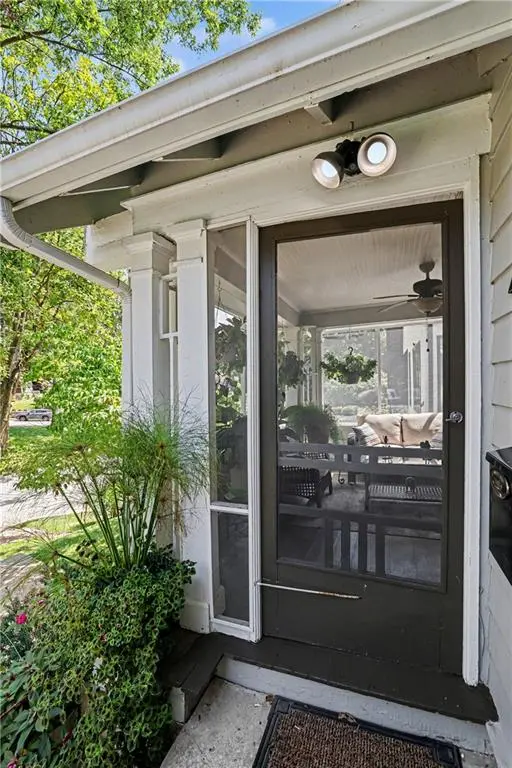 4806 Westwood RD, Kansas City, MO 64112