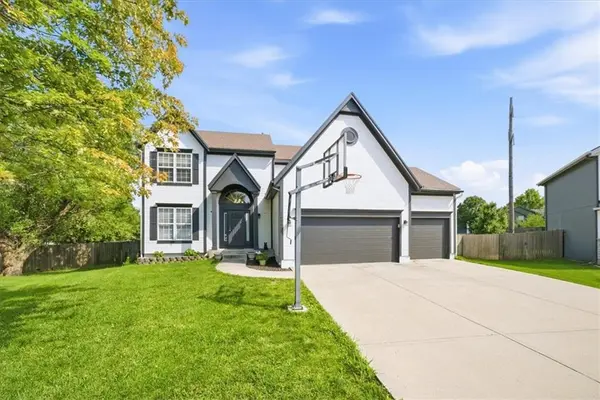16345 S Warwick ST, Olathe, KS 66062