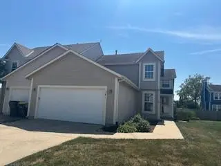 1241 S 5th ST #E, Louisburg, KS 66053