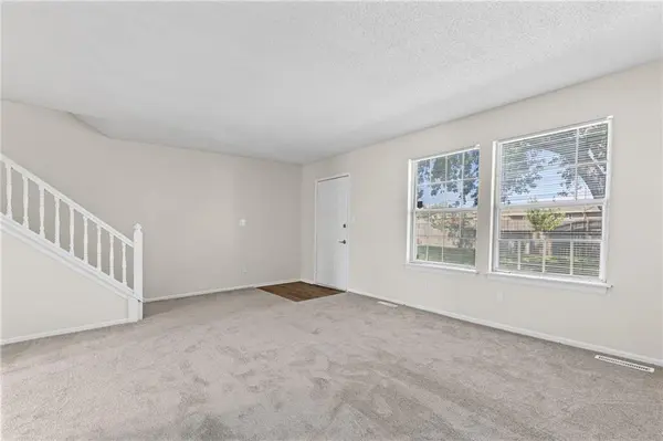 6612 E 128th ST, Grandview, MO 64030
