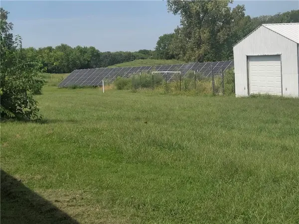 529 SE DD HWY, Warrensburg, MO 64093