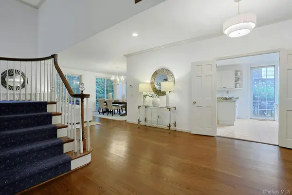 12 Westhaven LN, White Plains, NY 10605