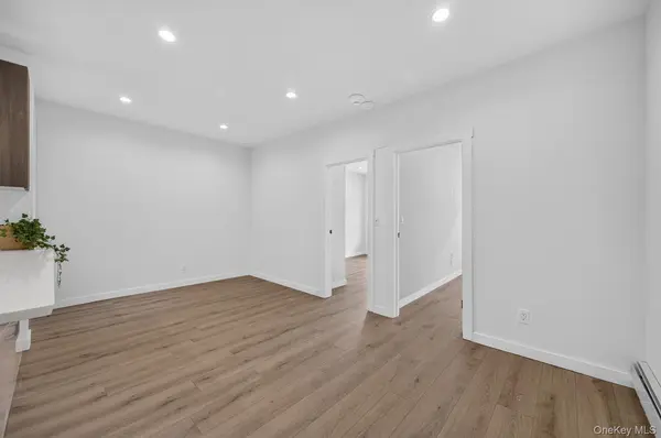 91 Mineola BLVD #A, Mineola, NY 11501