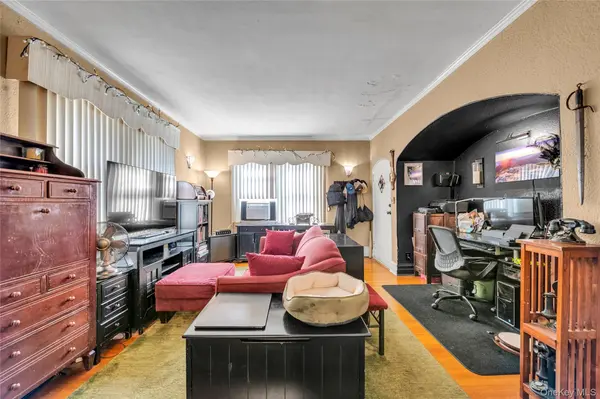 54-55 65th PL, Maspeth, NY 11378