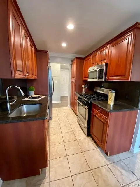 69 Prospect AVE #11P, Hewlett, NY 11557