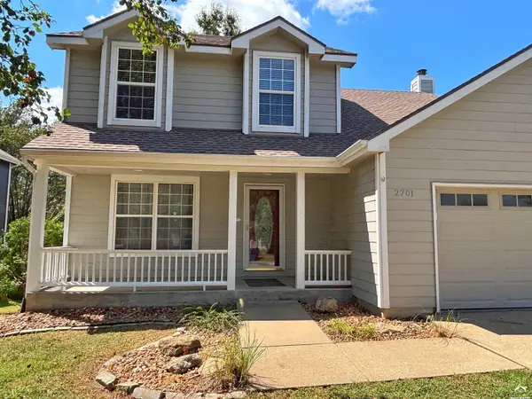 2701 Bluestem DR, Lawrence, KS 66047