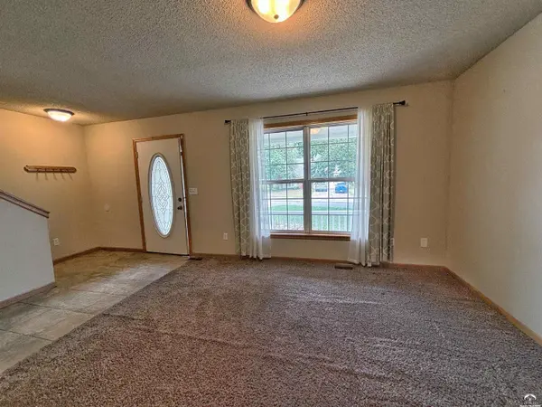2701 Bluestem DR, Lawrence, KS 66047