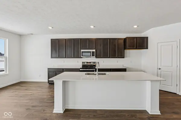 12140 Olivine AVE, Cumberland, IN 46229