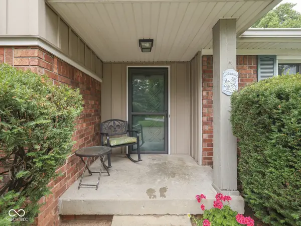 388 Leaning Tree RD, Greenwood, IN 46142