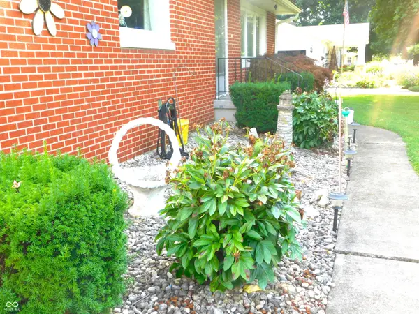 907 E Hillside DR S, Greensburg, IN 47240