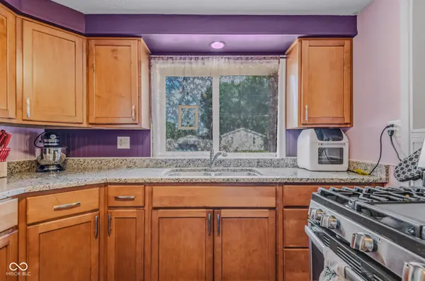 2094 Shady, Columbus, IN 47201
