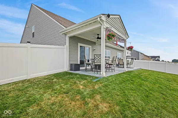 952 Borealis DR, Franklin, IN 46131