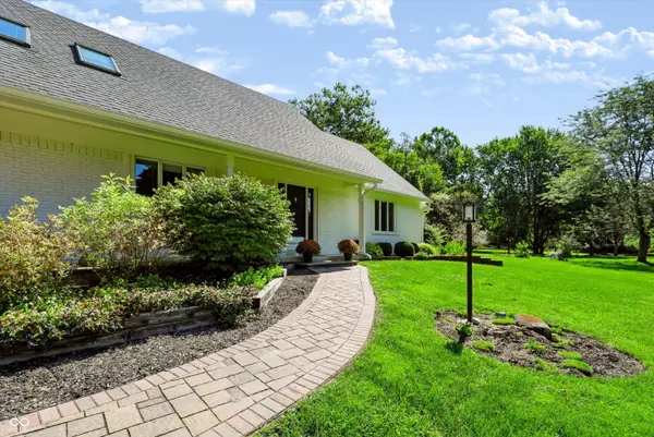 5001 Somerset LN, Zionsville, IN 46077