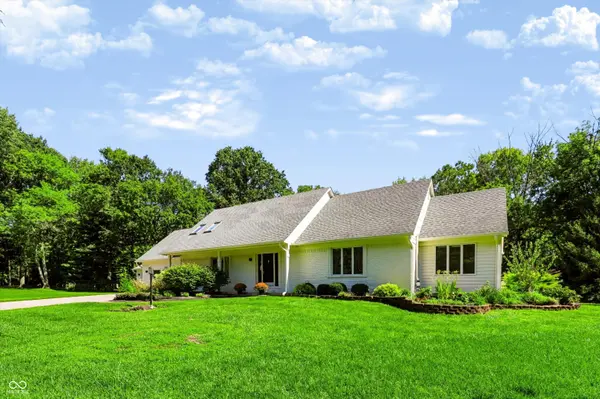 5001 Somerset LN, Zionsville, IN 46077