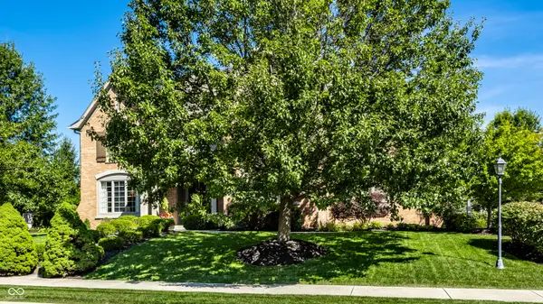 3274 Whispering Pines LN, Carmel, IN 46032