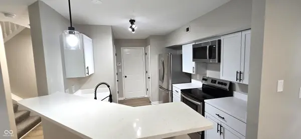 4950 Potomac Square WAY #4, Indianapolis, IN 46268