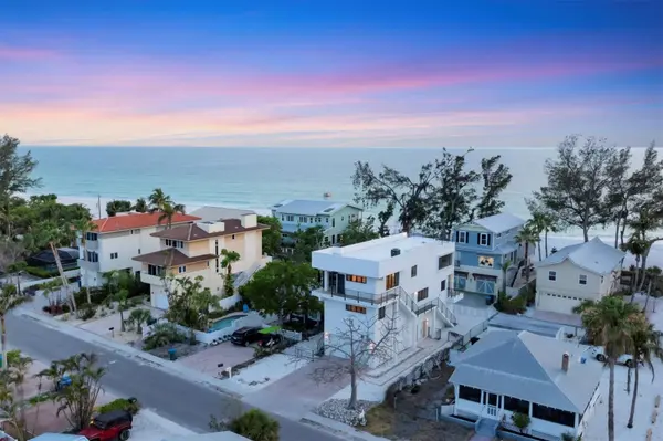 2918 AVENUE E, Holmes Beach, FL 34217