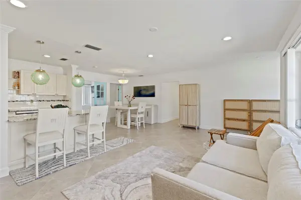 6725 ROXBURY DR, Sarasota, FL 34231