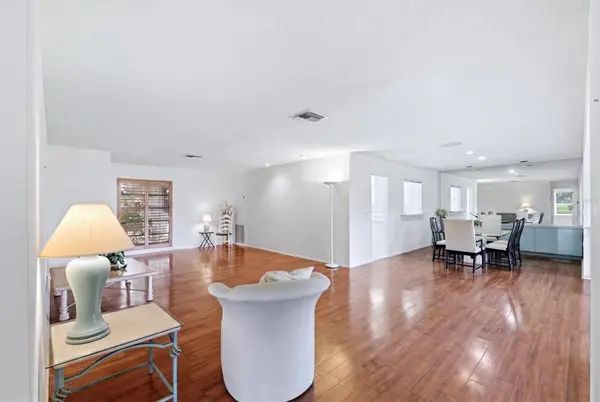 5451 GOLF POINTE DR #V-225, Sarasota, FL 34243