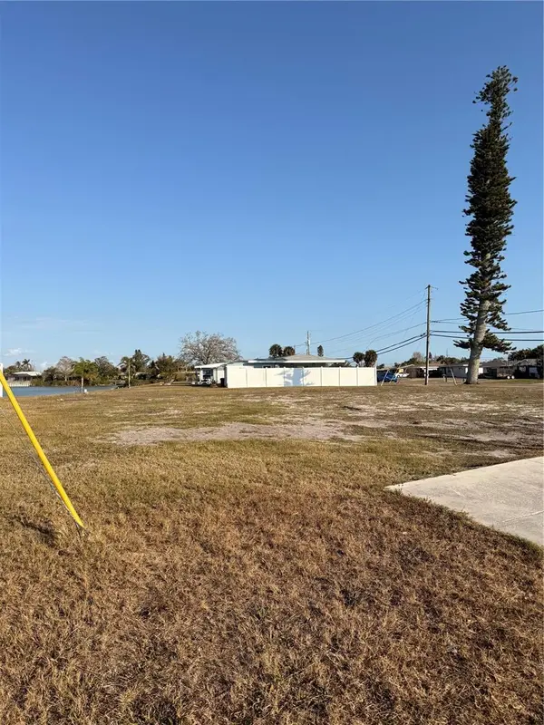 303 SHAMROCK BLVD, Venice, FL 34293