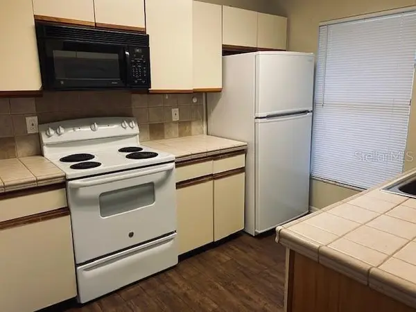 1604 SUNSIDE SQ #33, Orlando, FL 32807