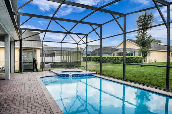 563 LAKE DAVENPORT CIR, Davenport, FL 33837