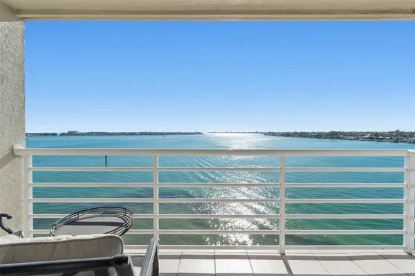6105 BAHIA DEL MAR CIR #686, St Petersburg, FL 33715