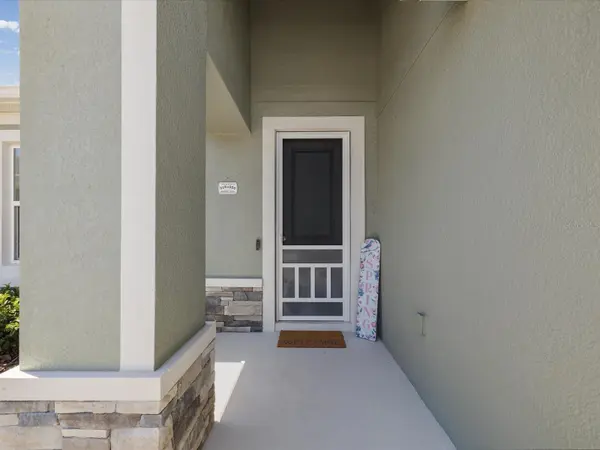 9401 HIGHLAND HILLS DR, Hudson, FL 34667