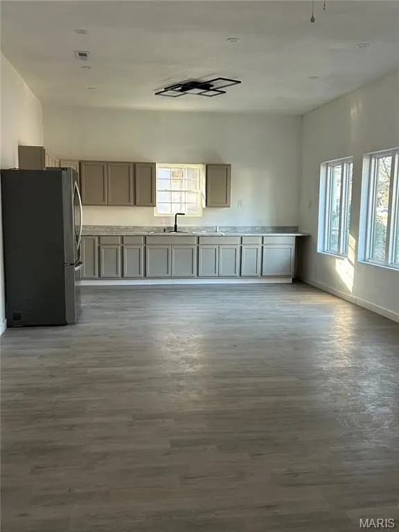 207 E Marshall ST, Charleston, MO 63834