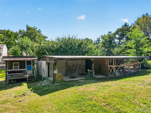 310 Cliff Cave RD, St Louis, MO 63129