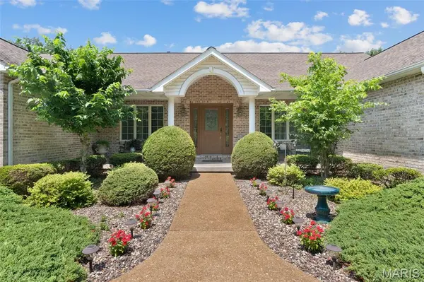 2363 Desloge Estates DR, Villa Ridge, MO 63089