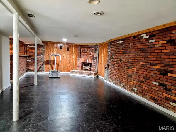 1750 Beverly DR, Florissant, MO 63031