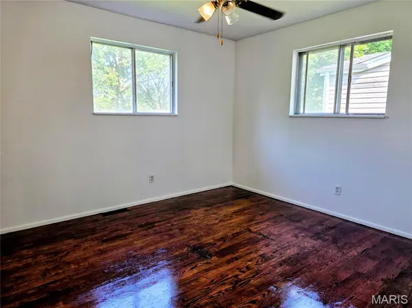 1750 Beverly DR, Florissant, MO 63031