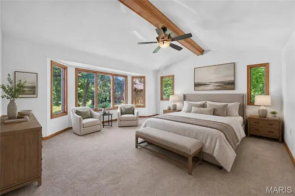 4 Woodford PL, St Charles, MO 63301