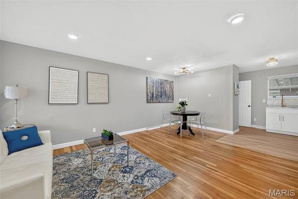 2246 Berwyn DR, St Louis, MO 63136
