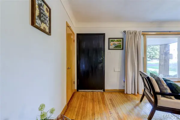20 Alpha DR, Florissant, MO 63031