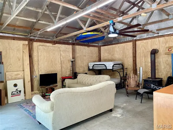 14 Boulder PASS, New Florence, MO 63363