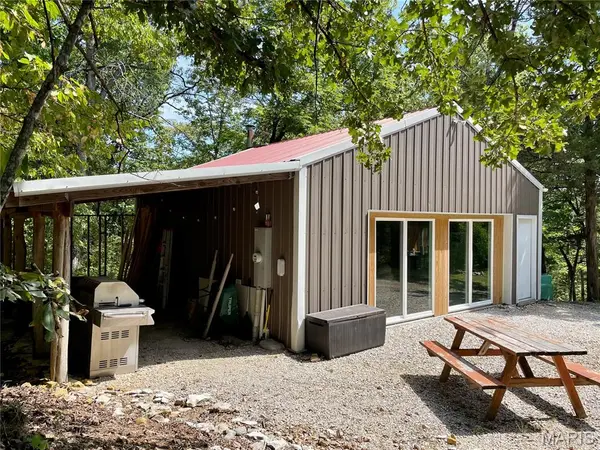 14 Boulder PASS, New Florence, MO 63363