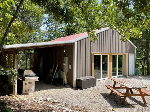 14 Boulder PASS, New Florence, MO 63363