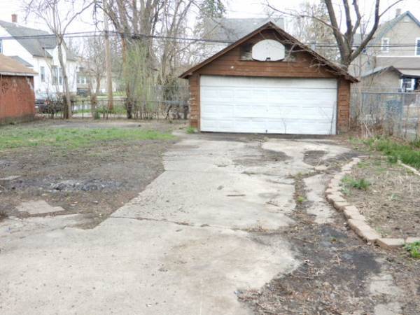 195 W 15th ST, Chicago Heights, IL 60411